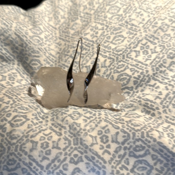 🌟NWOT STERLING SILVER EARRINGS, 2” Drop, Thick Band of a Silver Swirl, Bold 💃 - Picture 6 of 6